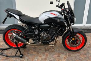 MT 07 35 kW + accessori