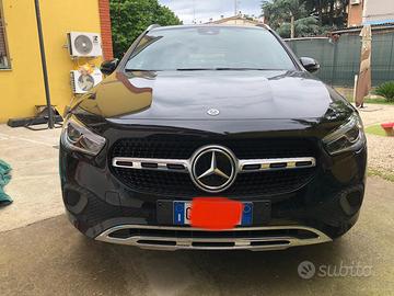 MERCEDES GLA 180d - 2021