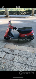 Piaggio zip con accensione a chiave e pedalina