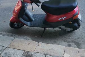Piaggio zip con accensione a chiave e pedalina