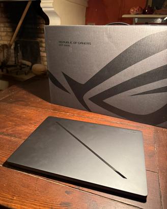 Asus Rog Zephyrus G16 RYZEN 9 RTX4070 oled 240hz