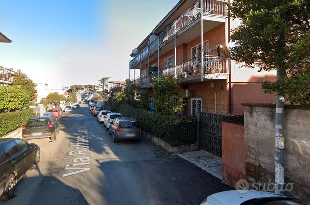 Bilocale Romanina con Balcone e Posto auto