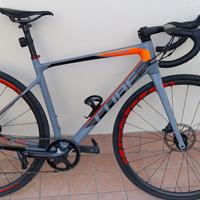 bicicletta da corsa CUBE