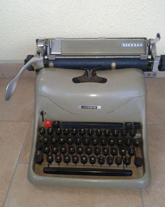 Macchina da scrivere Olivetti Lexikon 80 del 1956