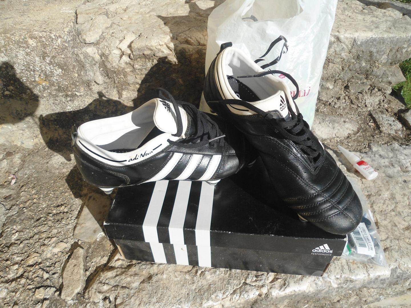 Scarpe calcio clearance adinova