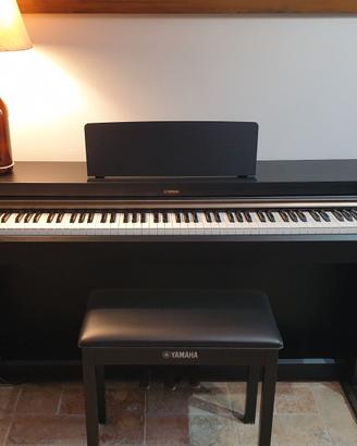 Pianoforte YAMAHA ARIUS YPD - 162