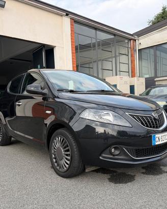 Lancia Ypsilon 1.0 FireFly 5 porte S&S Hybrid Gold