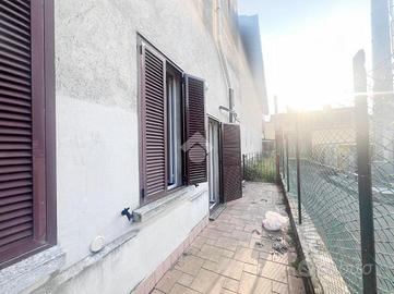 2 LOCALI A CIRIMIDO