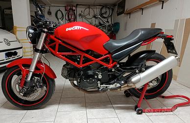 Ducati Monster 695