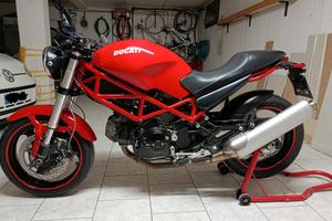 Ducati Monster 695
