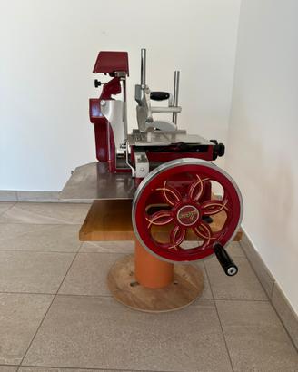 Affettatrice manuale a volano Noaw Rossa 300/10