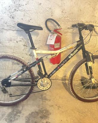 Bicicletta MTB ammortizzata