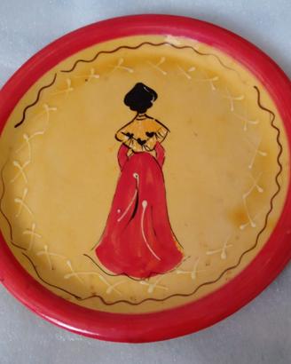 Piatto donna in costume