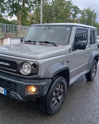 Suzuki Jimny 1.5 5MT Top