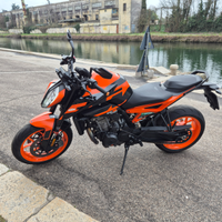 Ktm duke gp 890