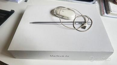 MacBook Air 13" con Mouse Apple