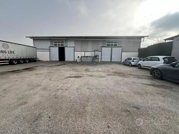 Capannone uso deposito