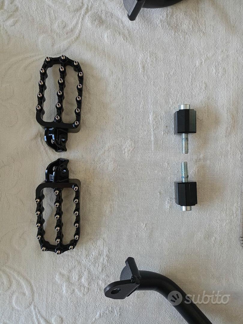 Pedane Rival Components Per KTM 390 Adventure 2020-21 – In Alluminio 6061-T6, Piattaforma Larga, Angolo Corretto