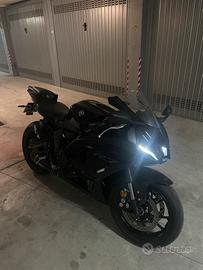 Yamaha R7 (2022)