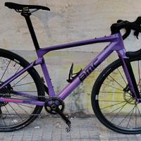 Gravel in Carbonio BMC Urs 01 ONE SRAM Rival elett