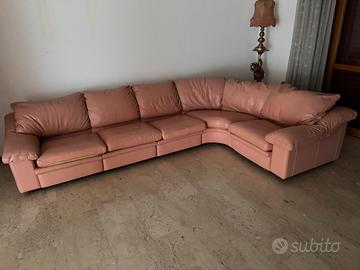 Divano angolare in pelle