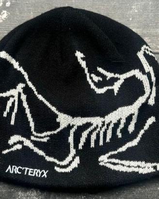 cappello nero Arc’teryx