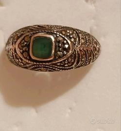Anello antico in argento e giada