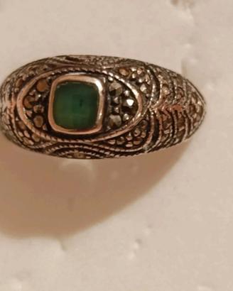 Anello antico in argento e giada