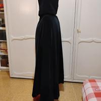 mantella di velluto nero con cappuccio