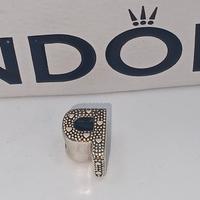 charm Pandora lettera p
