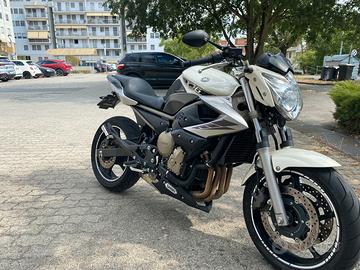 Yamaha 600