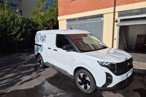 Ford E-Transit Courier 100% elettrico