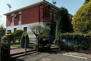 villetta bifamigliare  intero immobile