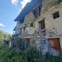 CASA SEMINDIPENDENTE A RHEMES-SAINT-GEORGES