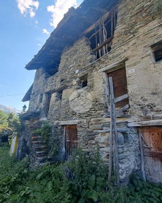 CASA SEMINDIPENDENTE A RHEMES-SAINT-GEORGES