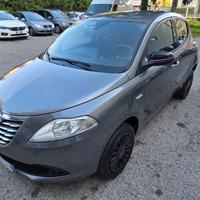 Lancia Ypsilon 0.9 TwinAir 85 CV 5 porte Metano Ec