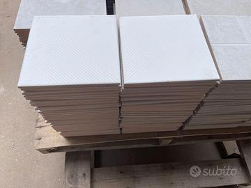 Rivestimento bianco 20x20 rilievo