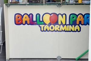 Vendita Bancone Lavoro + parete attrezzata