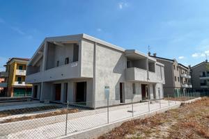 PONTELONGO. Porzione di qudrifamiliare