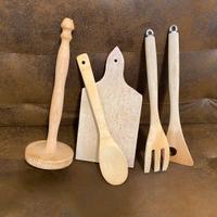 Set utensili da cucina in legno naturale