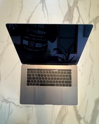 MacBook Pro 15 mid 2018 16 GB RAM, 1 TB SSD