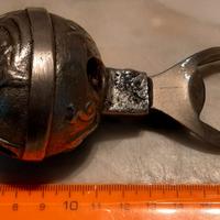 Apribottiglie artigianale con sonaglino