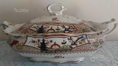 Zuppiera in porcellana di fine 1800