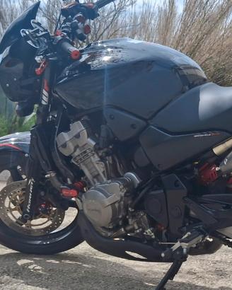 honda  hornet 900 2003   bubbina rossa iniezione