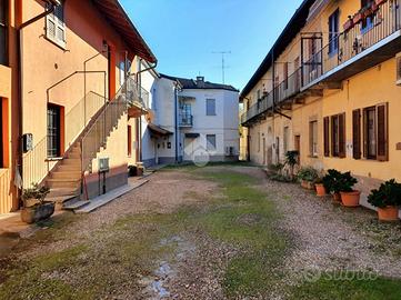 CASA INDIPENDENTE A ROBECCO SUL NAVIGLIO