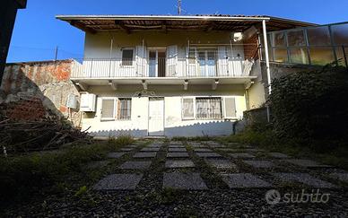 SOLUZIONE INDIPENDENTE RISTRUTTURATA CON CORTILE P