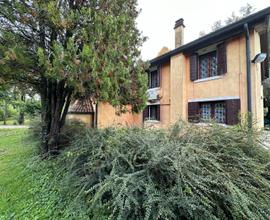 Mirano ampia villa immersa in un parco di 10.000mq