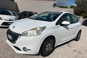 Peugeot 208 1.4 HDi 68 CV 5 porte Allure