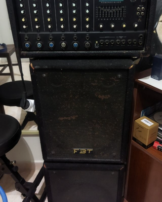 Mixser attivo e due casse passive