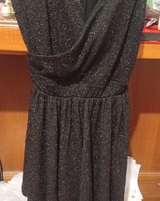 Vestito corto scollato